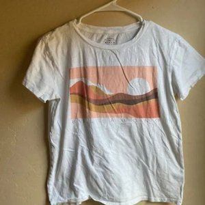 T-shirt size medium white peach mountain